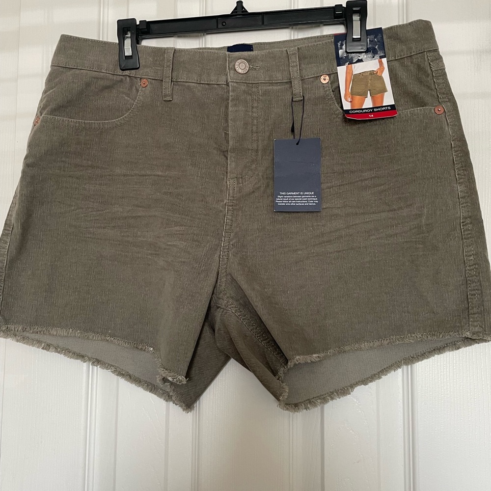 GAP Women's Corduroy Shorts QLS0910S 3.5-Inch Inseam Cut-Off Frayed Hem Shorts